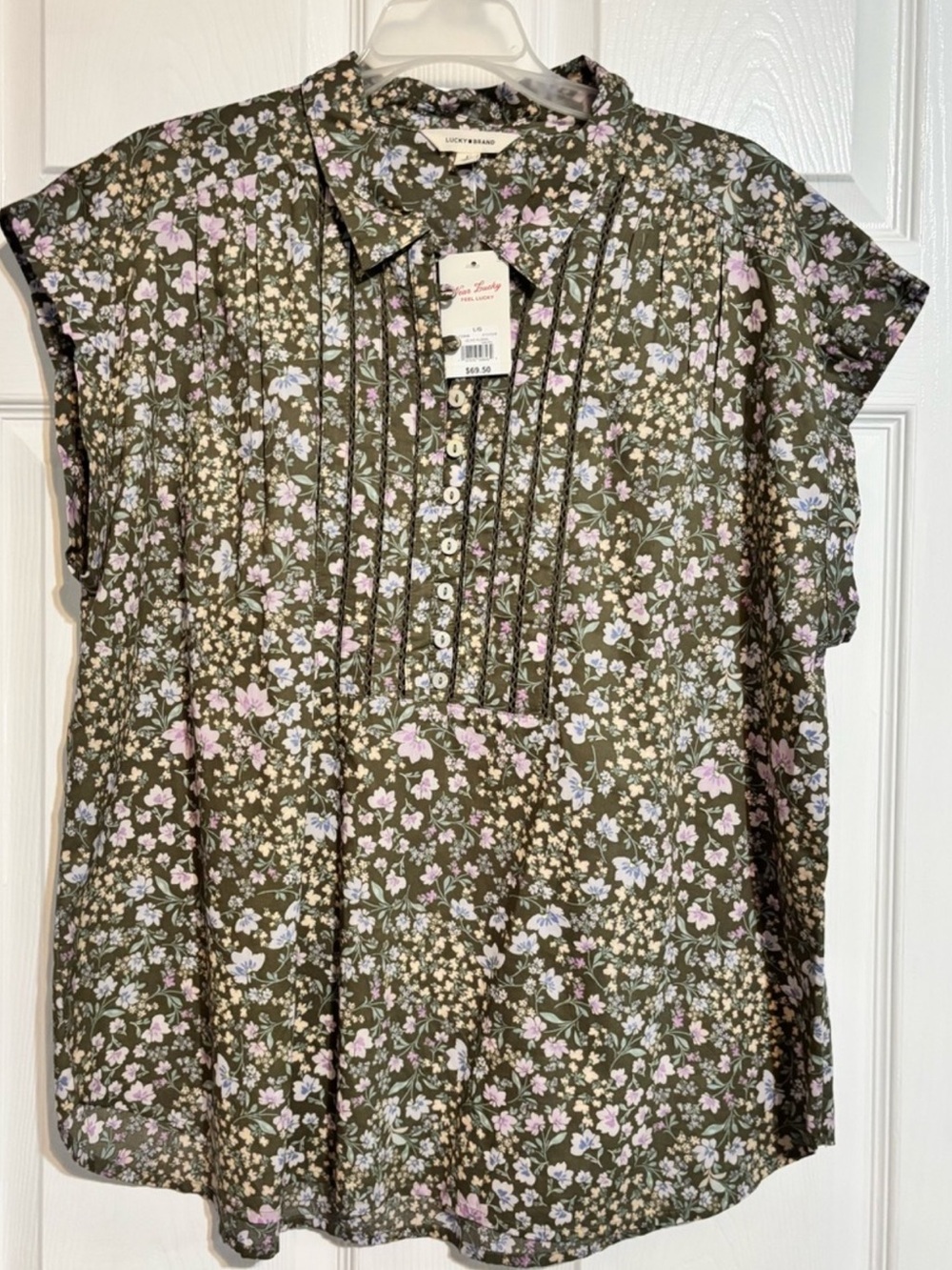 NWT Lucky Brand Olive Green Floral Cap-Sleeve button up pintuck Blouse $69